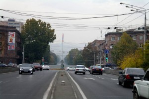 Jedna z hlavn� ch ulic vedouc�  centrem Jerevanu