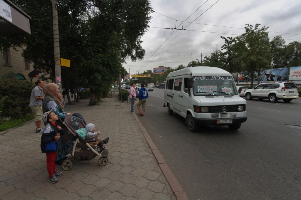 Chuy Prospekt - hlavn�  ulice Bishkeku